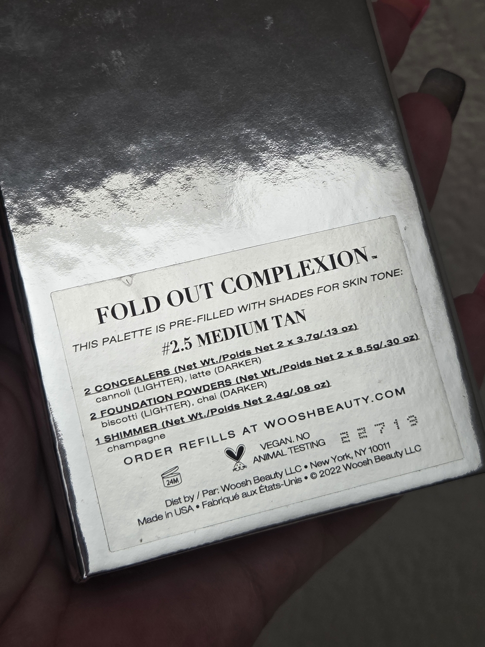 Woosh Beauty Fold Out Complexion Palette #2.5 Medium Tan - Silver Packaging